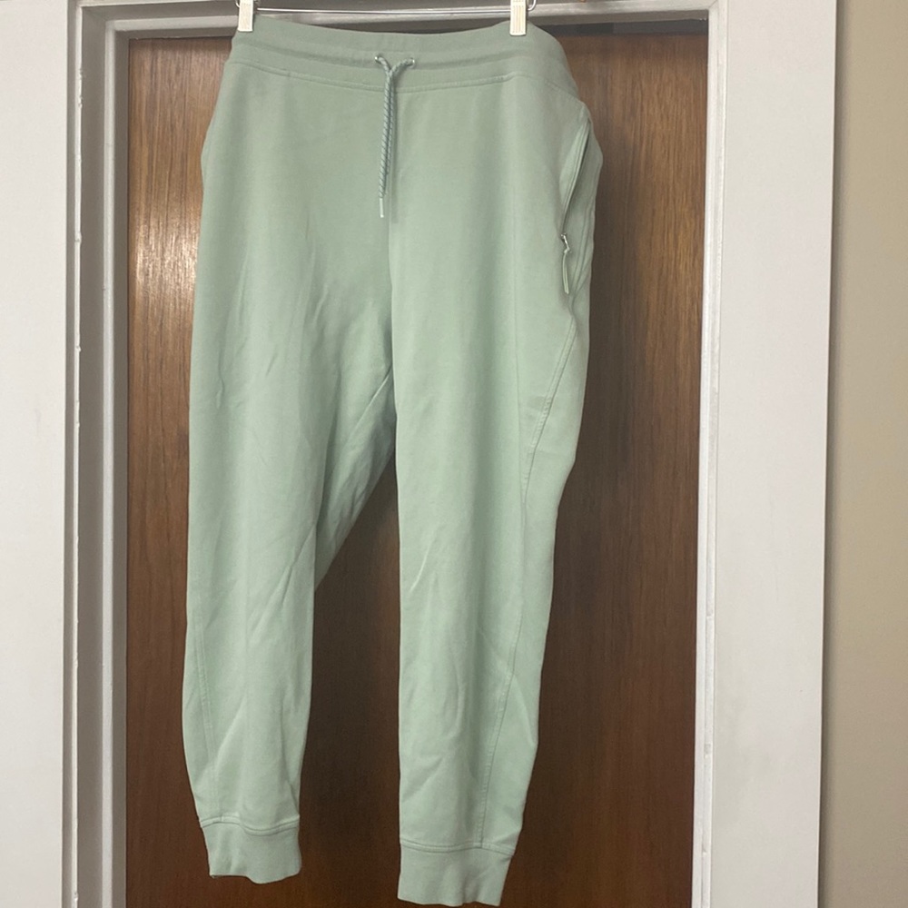 Women’s Old Navy jogger pant